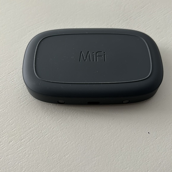 Verizon Jetpack MiFi 8800L NovAtel 4G LTE Mobile Hotspot - Picture 2 of 3